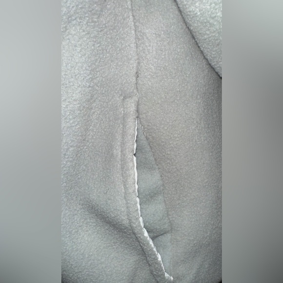 Reversible NHL Reebok Canucks jacket. Size large. - Picture 3 of 6